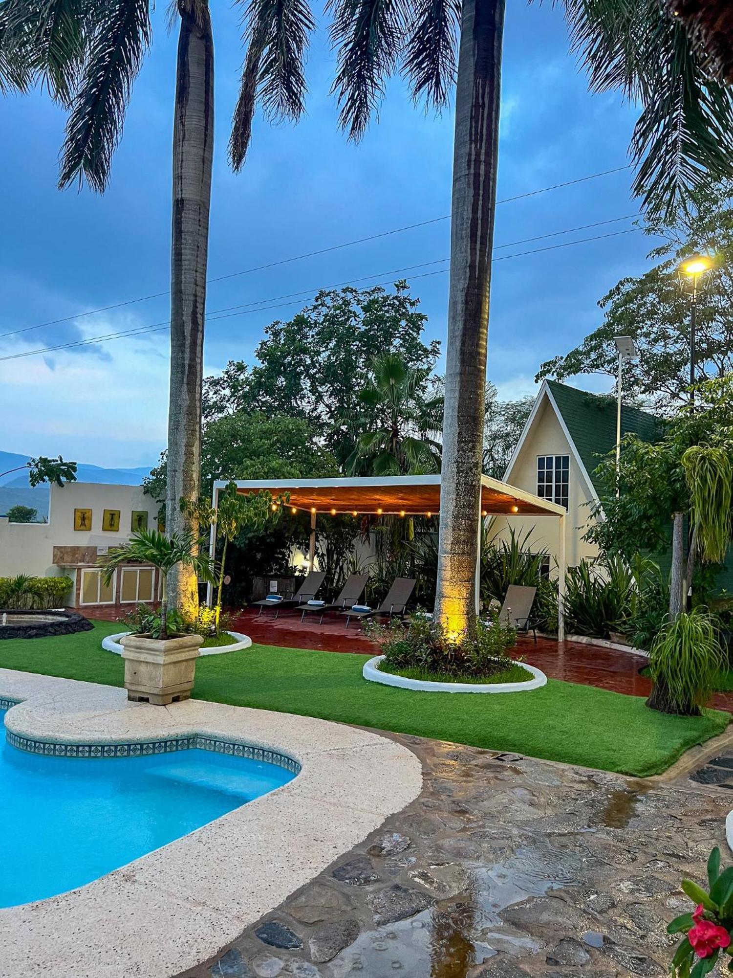 Villas El Encanto Халпан Екстериор снимка